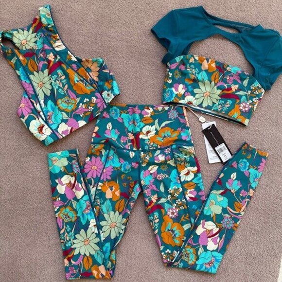 Beach Bunny - B|Fit - Activewear Set of 3 - Spencer Legging & Tops - XSMALL - Picture 1 of 6